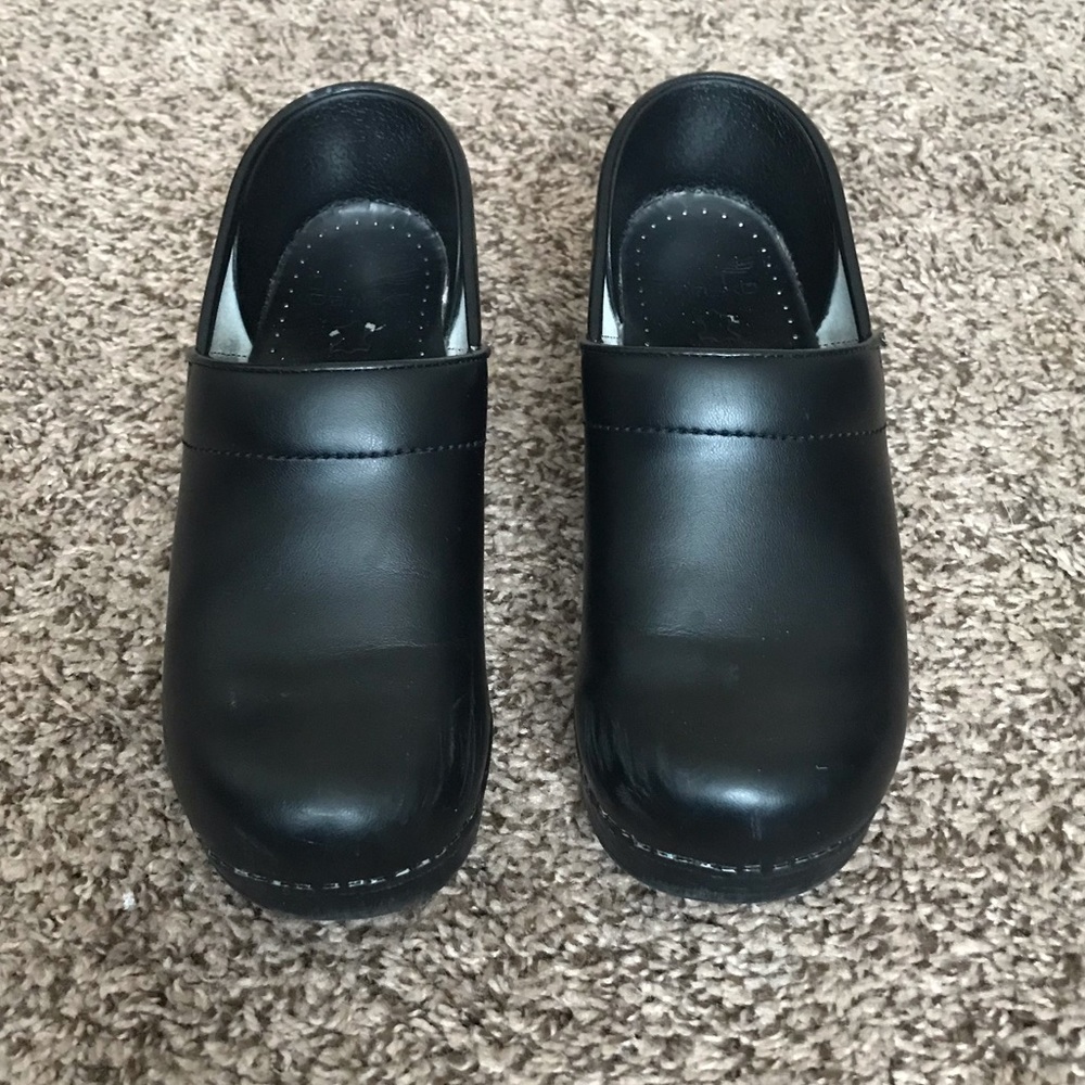Dansko nursing shoes clogs  sz 38